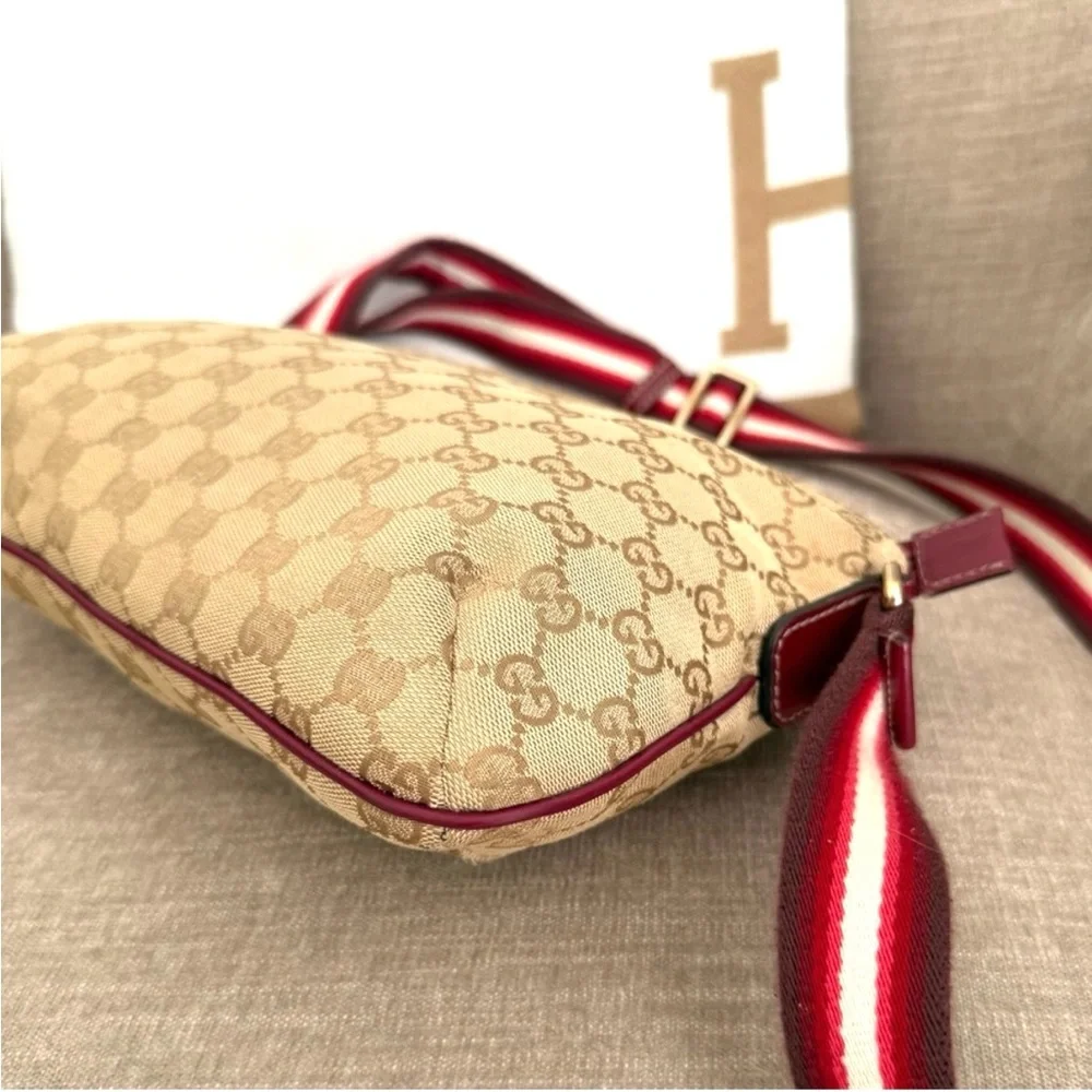 Gucci authentic brown